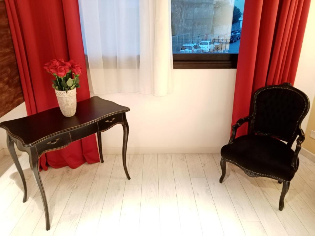 Einaudi 56 Guest House Кальяри Экстерьер фото